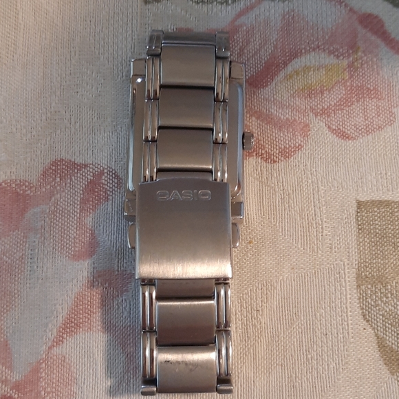 Men Watch - Picture 2 of 2